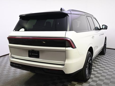 New 2025 Lincoln Navigator Reserve w/ Jet Appearance Package image 6