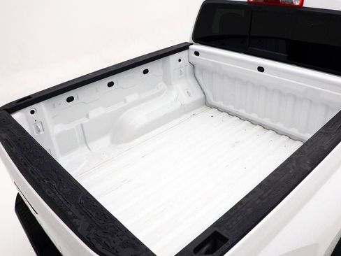 Used 2023 Chevrolet Colorado Trail Boss image 9