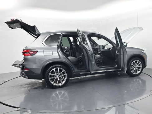 Used 2026 BMW X5 xDrive40i AWD/4WD image 64