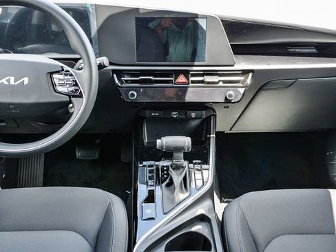 New 2026 Kia Niro LX FWD image 15