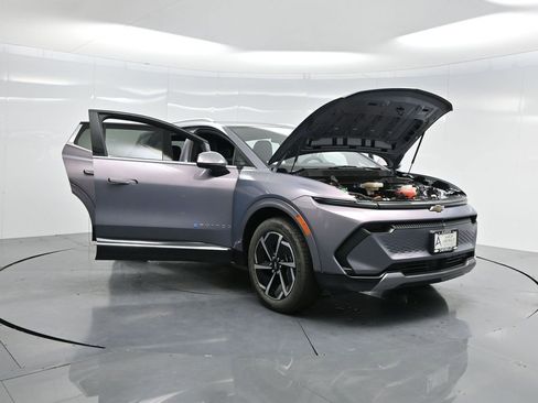 Used 2025 Chevrolet Equinox EV LT w/ Convenience Package image 50