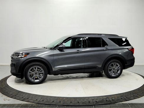 New 2026 Ford Explorer Active image 4