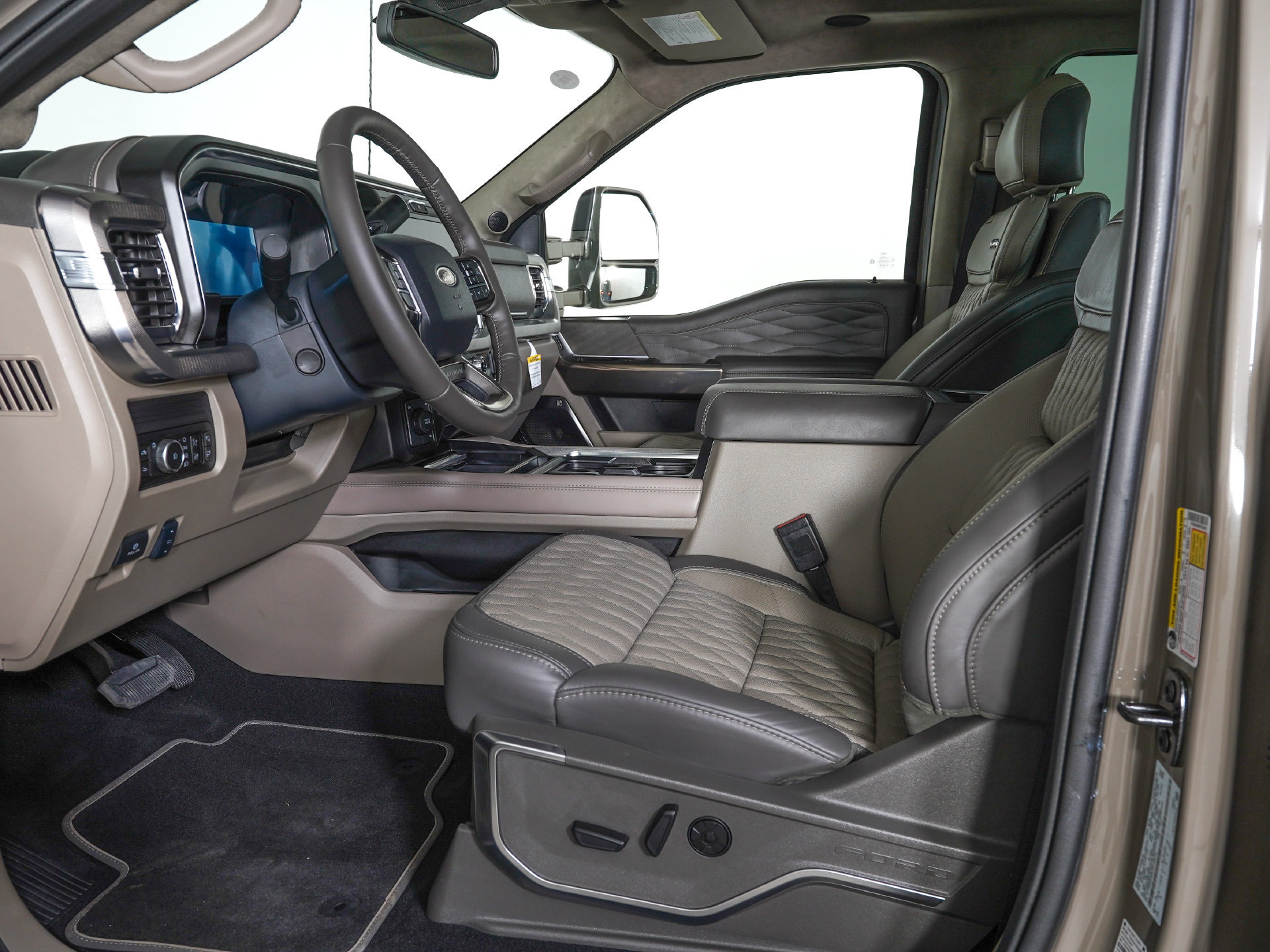 Used 2026 Ford F450 Platinum w/ Platinum Plus Package AWD/4WD image 13