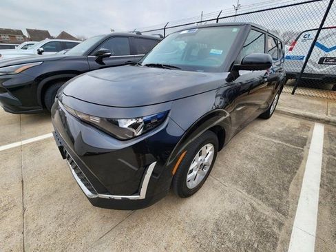 Used 2025 Kia Soul S image 3