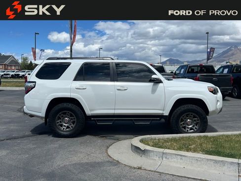 Used 2019 Toyota 4Runner TRD Off-Road Premium AWD/4WD image 9