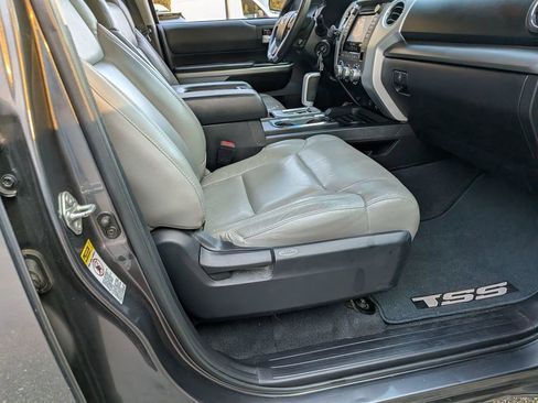 Used 2016 Toyota Tundra SR5 w/ SR5 Upgrade Package image 18