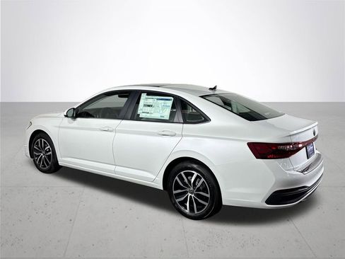 New 2025 Volkswagen Jetta SE image 8