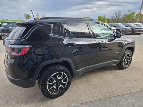 Used 2024 Jeep Compass Trailhawk image 14