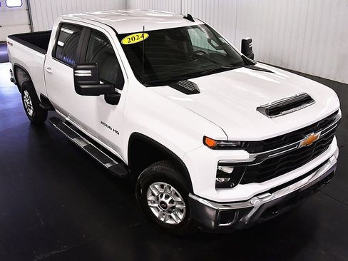 Used 2024 Chevrolet Silverado 2500 LT image 15