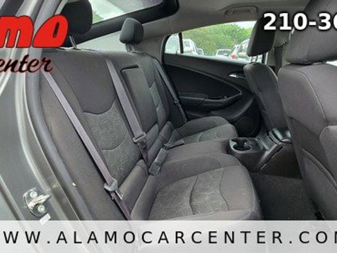 Used 2017 Chevrolet Volt LT FWD image 18