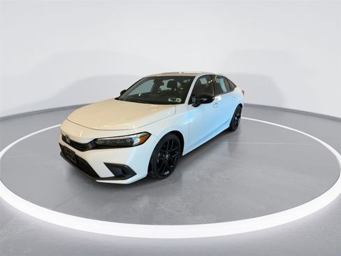 Used 2023 Honda Civic Sport image 3