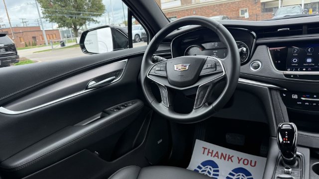 Certified 2024 Cadillac XT5 Luxury w/ LPO, Floor Liner Package AWD/4WD image 63
