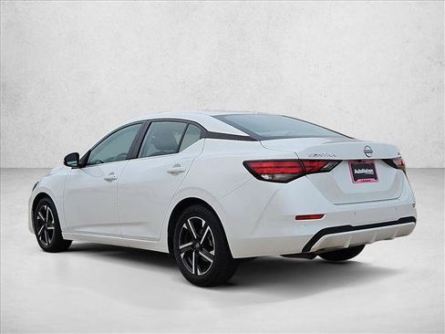 Used 2024 Nissan Sentra SV FWD image 8