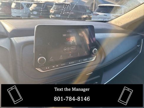 Used 2023 Nissan Rogue S image 17