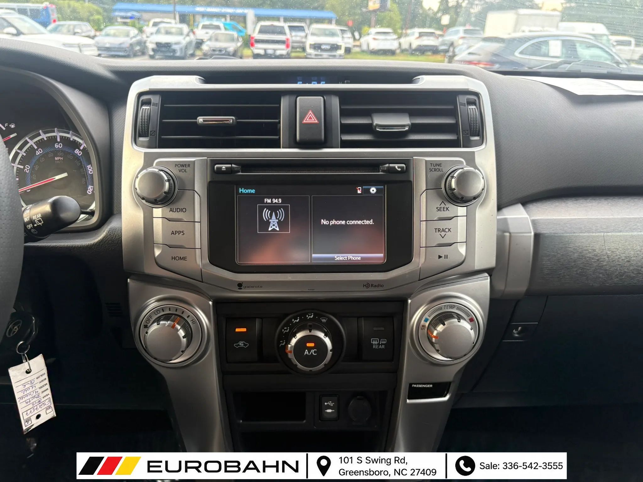 Used 2015 Toyota 4Runner SR5 AWD/4WD image 18