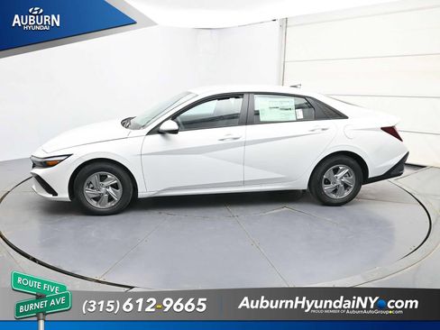 New 2026 Hyundai Elantra SE FWD image 14