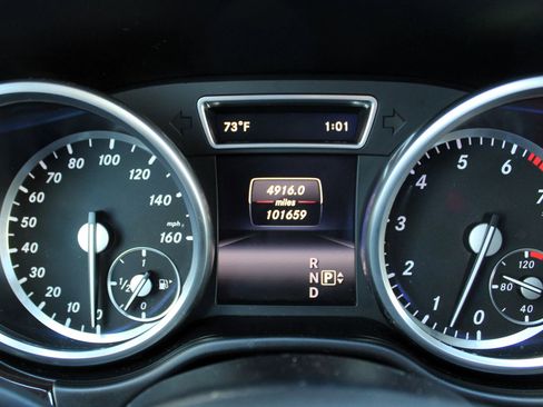 Used 2015 Mercedes-Benz ML 350 ML 350 Sport Utility 4D image 10