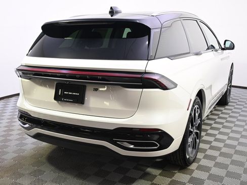 New 2026 Lincoln Nautilus Reserve image 6