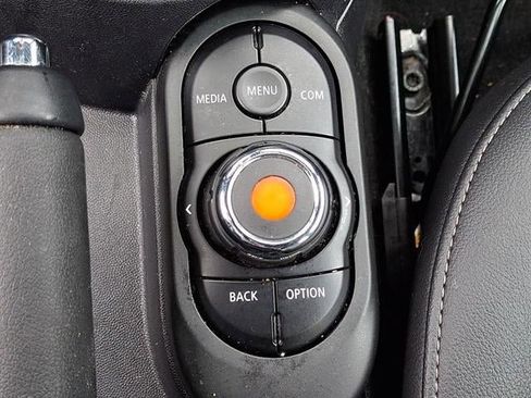 Used 2022 MINI Cooper 4-Door Hardtop image 25