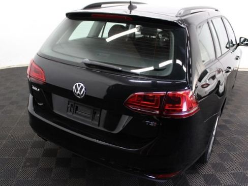 Used 2017 Volkswagen Golf S FWD image 5