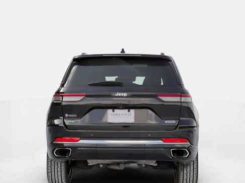 Used 2022 Jeep Grand Cherokee Overland AWD/4WD image 4