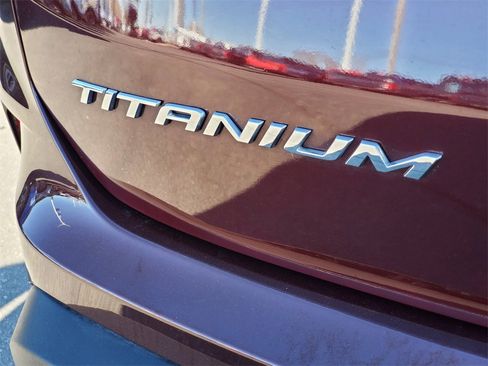 Used 2024 Ford Edge Titanium image 33