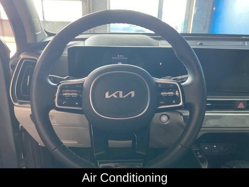Used 2025 Kia Sorento S AWD/4WD image 6