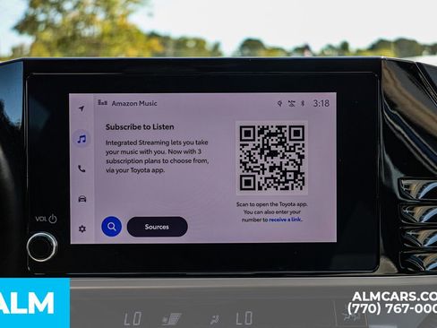 Used 2025 Toyota Camry SE image 39