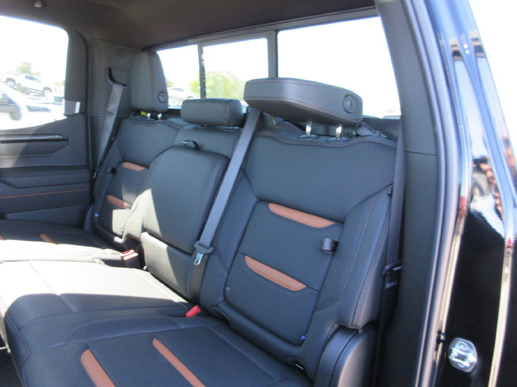New 2026 GMC Sierra 1500 AT4 w/ AT4 Premium Package AWD/4WD image 17