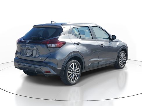 Used 2022 Nissan Kicks SV FWD image 6