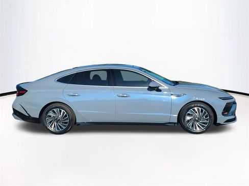 New 2026 Hyundai Sonata Limited FWD image 4