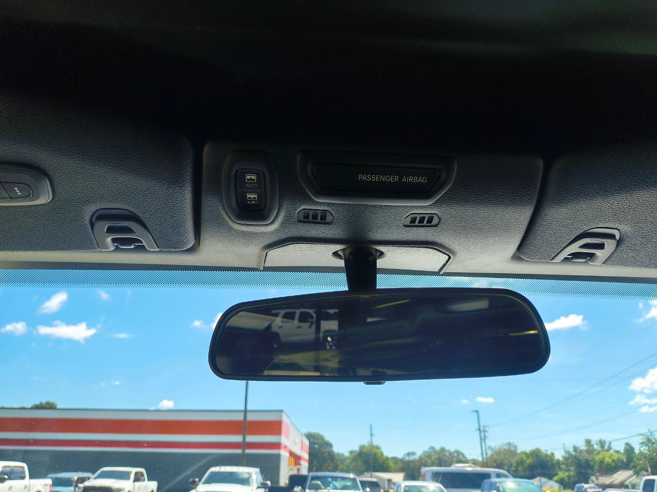 Used 2018 Jeep Wrangler Unlimited Sahara AWD/4WD image 18