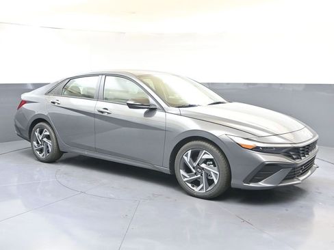 New 2025 Hyundai Elantra Sport image 7
