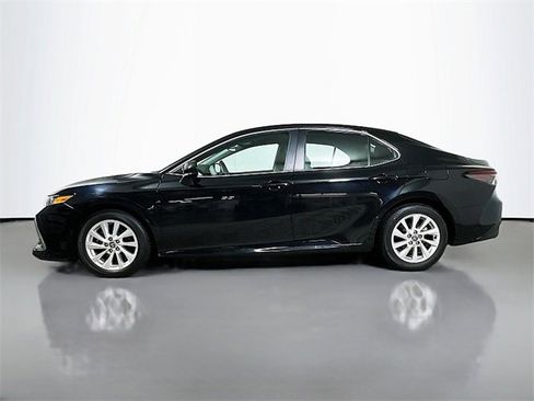 Used 2024 Toyota Camry LE image 4