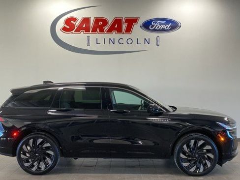 New 2025 Lincoln Nautilus Black Label w/ Jet Appearance Package image 1