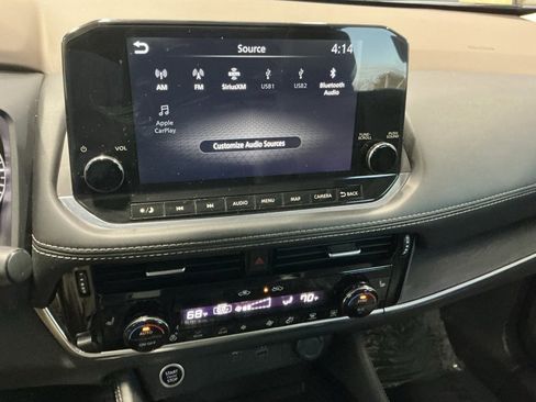 Used 2021 Nissan Rogue SL w/ Premium Package image 11