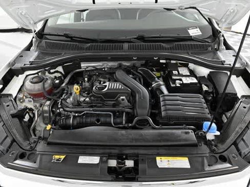 Certified 2022 Volkswagen Jetta SE image 27