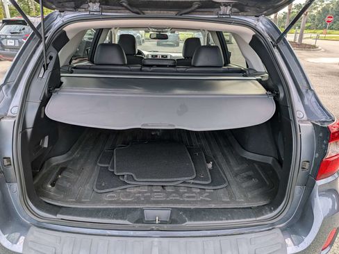 Used 2016 Subaru Outback 2.5i Limited AWD/4WD image 12