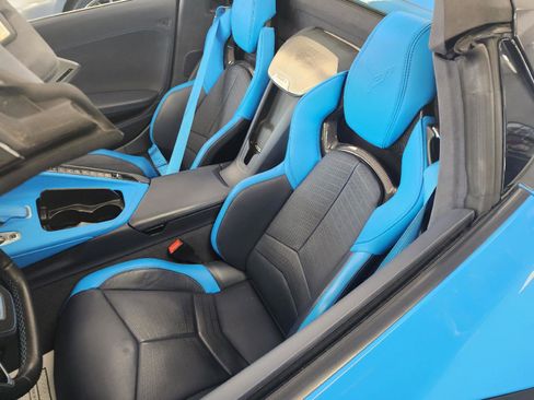 Used 2021 Chevrolet Corvette Stingray Premium Conv w/ Z51 Performance Package image 7