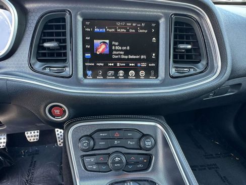 Used 2016 Dodge Challenger SRT RWD image 10