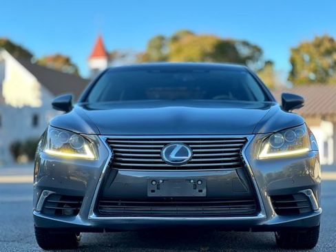 Used 2014 Lexus LS 600h L image 2