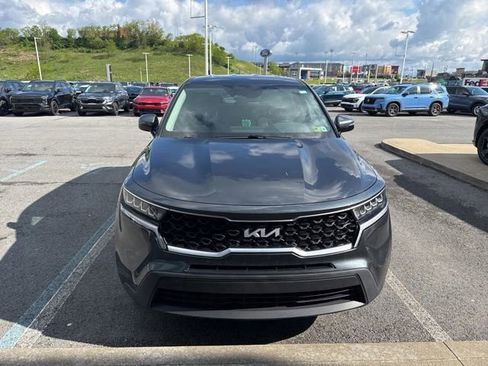 Certified 2023 Kia Sorento LX AWD/4WD image 2
