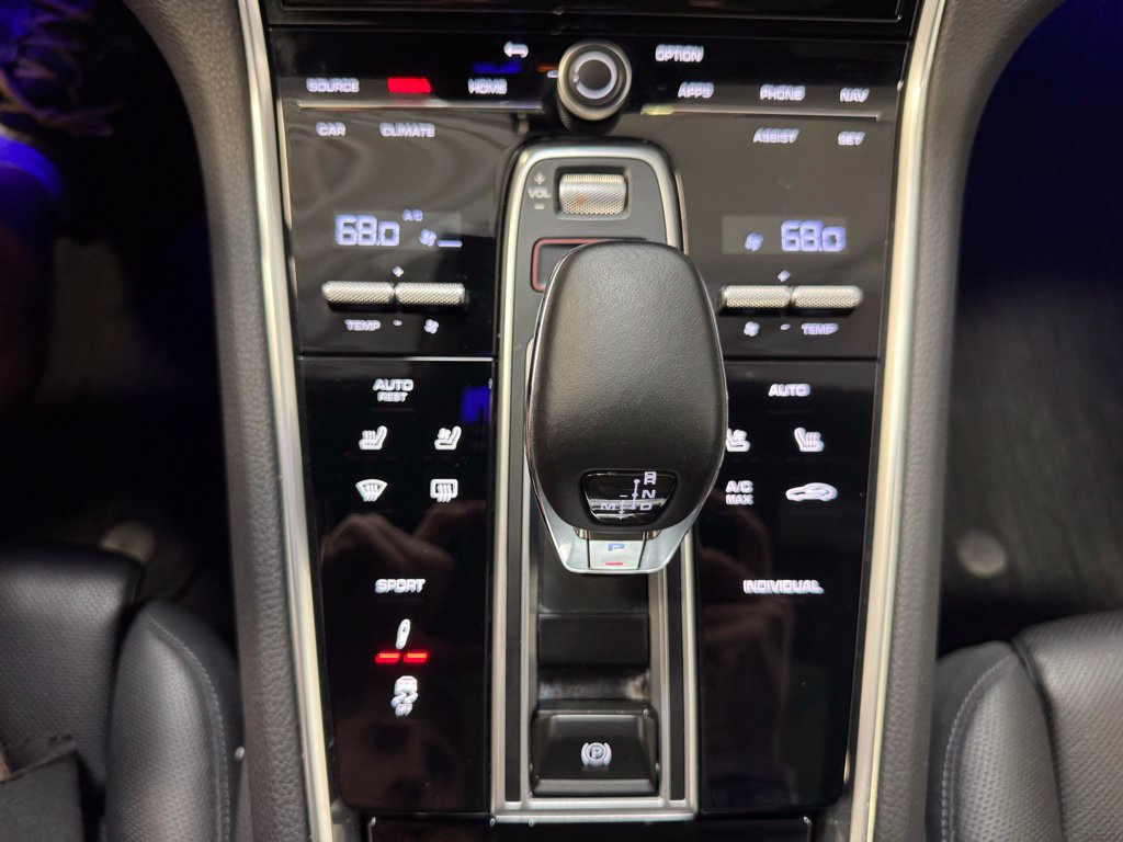 Used 2023 Porsche Panamera 4 Platinum Edition AWD/4WD image 25