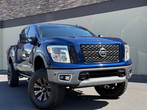 Used 2017 Nissan Titan PRO-4X w/ Pro-4x Convenience Package AWD/4WD image 2
