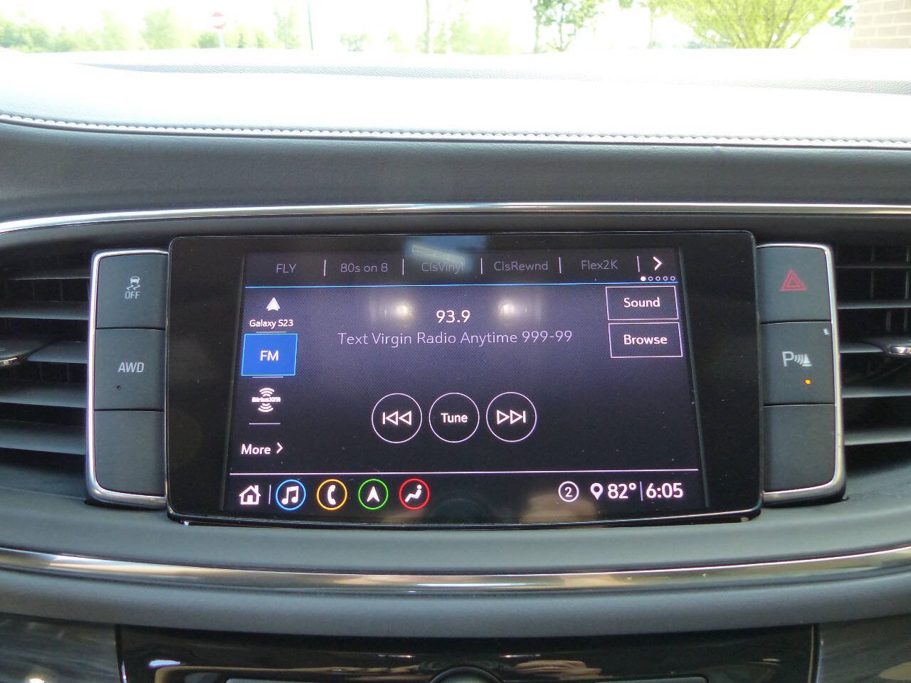 Used 2021 Buick Enclave Essence w/ Sound and Sites Package AWD/4WD image 34