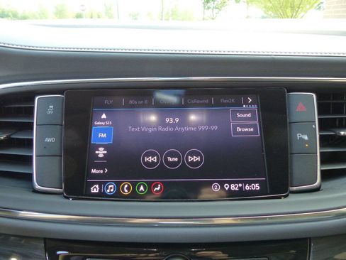 Used 2021 Buick Enclave Essence w/ Sound and Sites Package AWD/4WD image 34