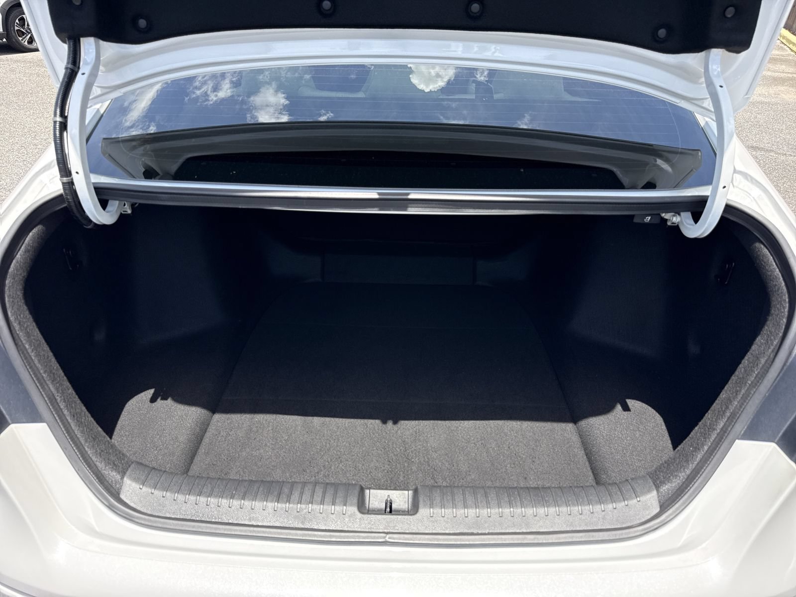 Used 2025 Honda Accord LX image 25