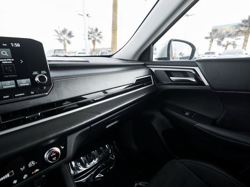 Used 2024 Mitsubishi Outlander SE image 49