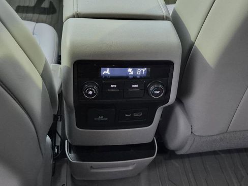 Certified 2021 GMC Acadia SLT image 16