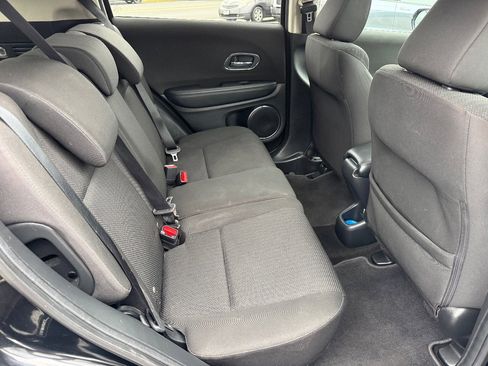 Used 2017 Honda HR-V EX image 19